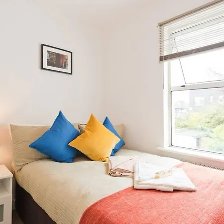 2 Bedroom Riverside Sleeps 5 * Dublin