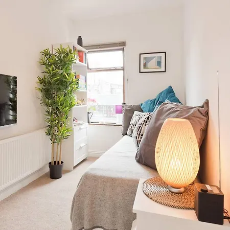 2 Bedroom Riverside Sleeps 5 * Dublin