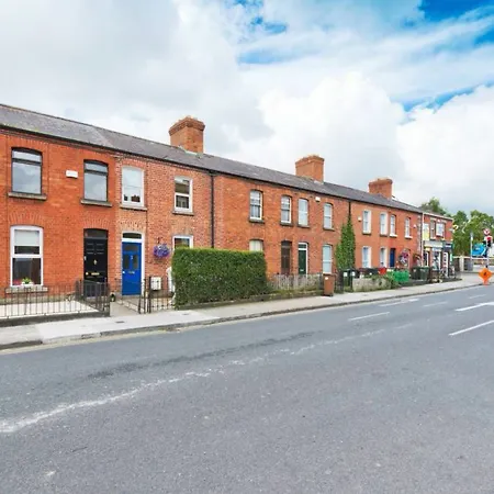 2 Bedroom Riverside Sleeps 5 *
